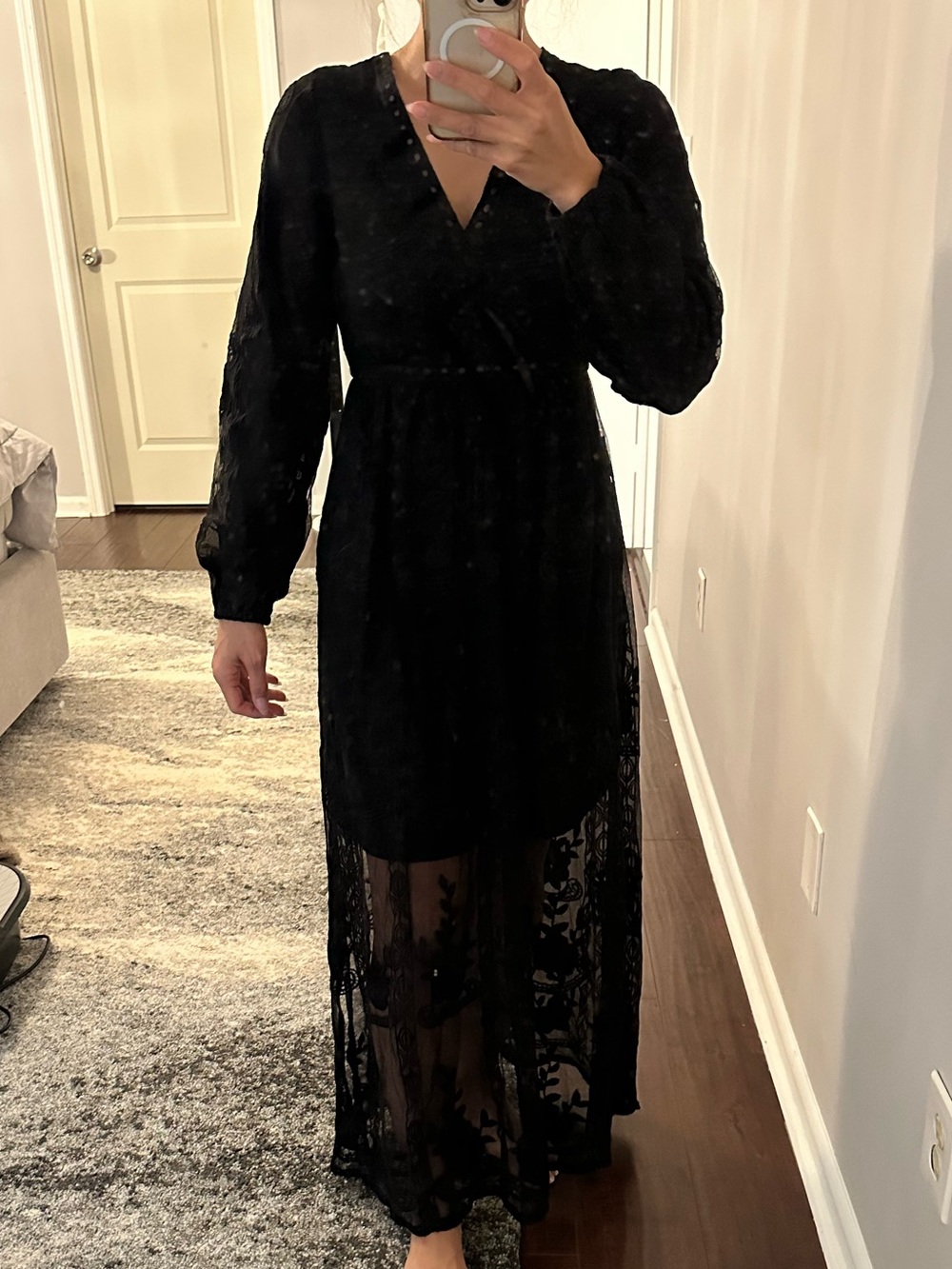 Black Long Sleeve V-Neck Maxi Dress